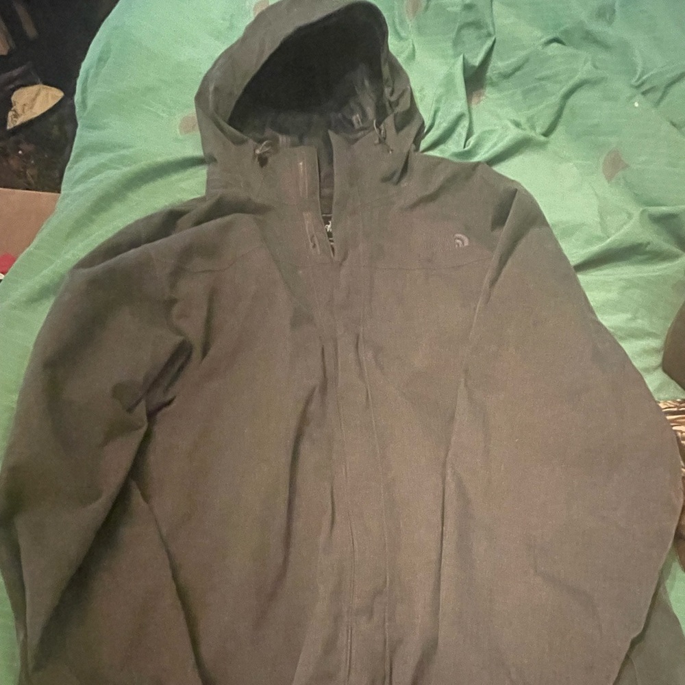 Men’s grey r Northface rain gear